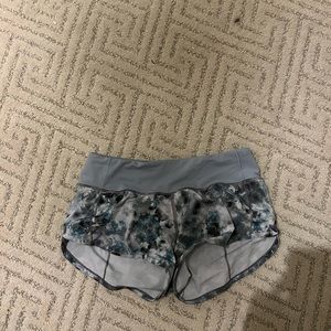 Speed up high-rise lined shorts 2.5